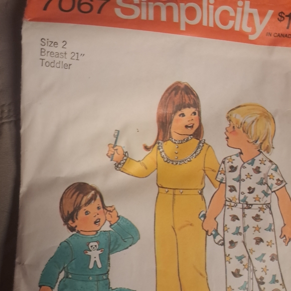 Simplicity 1975 vintage toddler pattern size 2 🐴⭐️ - Picture 2 of 6